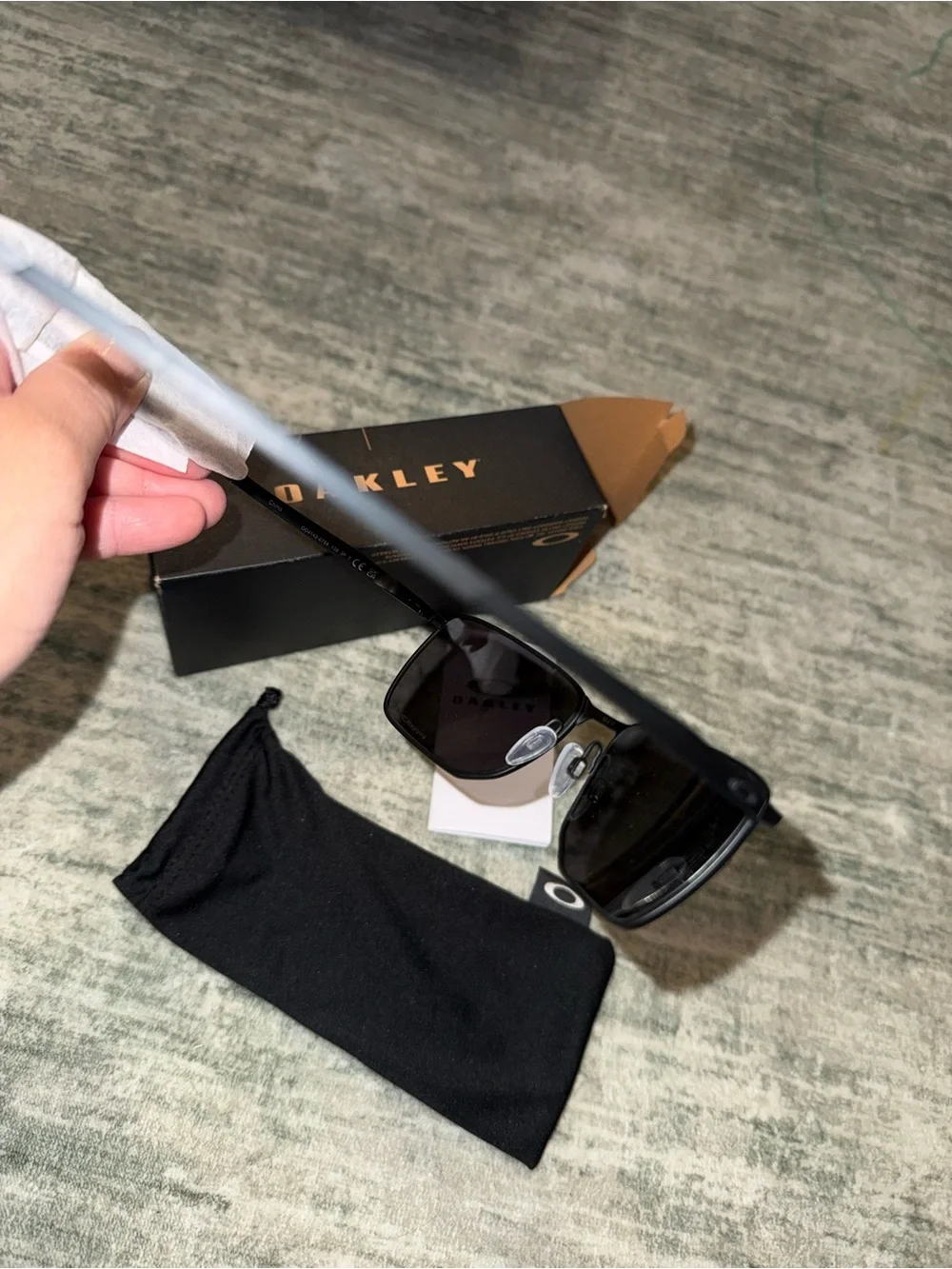 Oakley Men’s EJECTOR Black Polarized Sunglasses